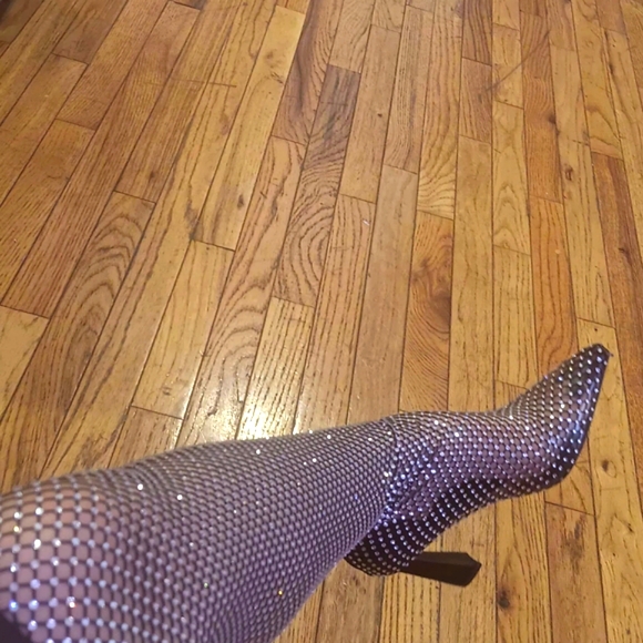 Steve Madden Glittering Black and Silver Heels - Picture 3 of 9